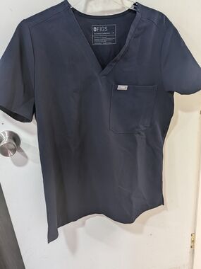 Figs Women's Navy V-Neck Scrub Top